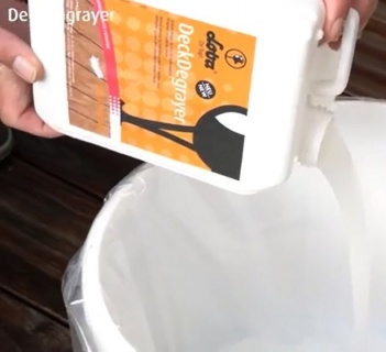 Detergent special pentru suprafetele din lemn la exterior, DeckDegrayer, LOBA 3